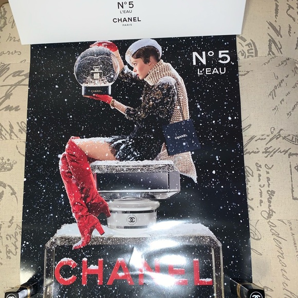 CHANEL Other - ❗️Chanel No 5 L’eau Poster LIMITED EDITION❗️